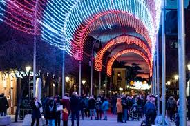 Alcalá estrena su túnel de luz de la calle Libreros