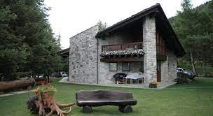 Case con stalla in vendita valle d'aosta inserisci il tuo indirizzo email per ricevere avvisi quando saranno disponibili nuovi annunci per case con stalla in vendita valle d'aosta. In Vendita La Casa Vacanze Dei Papi In Valle D Aosta Difficolta Gestionali