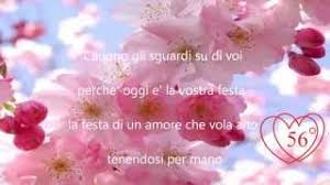 Si rinnovano i voti, si organizza un banchetto, si regalano bomboniere matrimonio, si ricevono auguri, regali e bigliettini con frasi per l'anniversario di matrimonio, che spesso è quello dei 25 o 50 anni che vengono chiamati rispettivamente nozze d'argento e nozze d'oro! 56 Anniversario Di Matrimonio Youtube