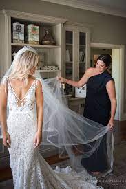 Inbal Dror Br 13 5 V Neck Lace Backless Second Hand Wedding Dress Still White A Backless Lace Wedding Dress Chelsea Houska Wedding Dress Wedding Dresses Lace