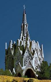 Church Designed By Antoni Gaudi In Catalonia Barcelona Arquitectura Eclesiastica Ideas De La Iglesia Diseno De Iglesia