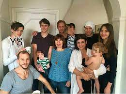 I januari 2009 gifte han sig med megan everett (född 1976. Gustaf Bill Sam Alex Valter Elja My Megan And I Guess Two Of Ossian And Small Are Kolbjorn Bill Skarsgard Alexander Skarsgard Alexander Skarsgard Wife