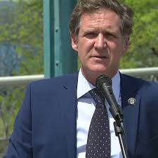 Wade Hinton endorsement expands list of Black leaders supporting Tim Kelly  for mayor