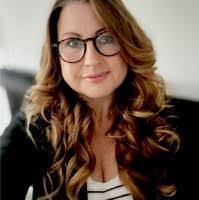 Christie Pace's Instagram, Twitter & Facebook