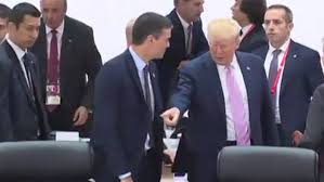 TRUMP indica SÁNCHEZ dónde debe SENTARSE