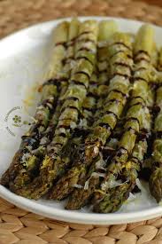 Asperges Vertes Roties Au Citron Parmesan Creme Balsamique Passion Gourmandise Recettes De Cuisine Asperge Verte Recette