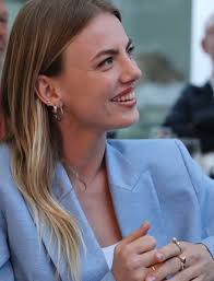 Säg hej till Shannon Clinton, min nya PA/koordinator! ✨ Idag är en speciell  dag. Inte bara gör jag min 11e idrottsgala (av 22). Dessutom gör Shannon  Clinton sin första dag på jobbet