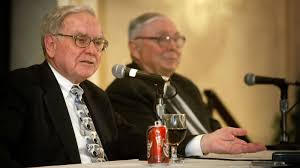 Berkshire hathaway ceo warren buffett and vice chairman charlie munger attend an annual shareholders.+ meeting in omaha, nebraska on may 3, 2019. Coronavirus Billionaire Investor Warren Buffett Sells All His Stakes In Us Airlines Business News Sky News