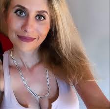 Jodi Lau's Instagram, Twitter & Facebook