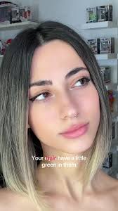 What’s your favorite color? Mine: 💜☂️👾🍆 #greeneyes #zoommyface