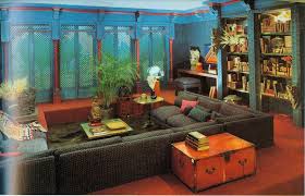 A Guide To 70s Chic Vintage Photos From Bloomingdale S Book Of Home Decorating 70s Home Decor 70s Decor Farm House Living Room