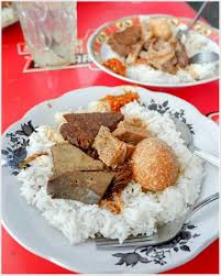 Tempat makan di bangkalan ini sudah begitu kondang, bahkan sekelas. 10 Top Kuliner Bangkalan Firmankasan Com
