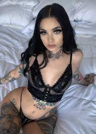 Taylor White - Free pics, galleries & more at Babepedia