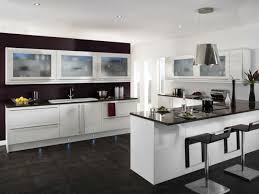 16 inspirations pour une cuisine élégante. Cuisine Blanche Avec Plan De Travail Noir 73 Idees De Relooking Archzine Fr