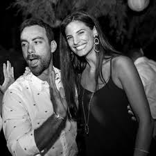 Η χριστίνα μπόμπα είναι λάτρης των social media και ειδικά του instagram, μέσα από το ακόμα μαρτύρησε την ηλικία της, την σειρά που βλέπει στο netflix αυτό το διάστημα και εξομολογήθηκε. Tanimanidhs Hlikia Me Binteo Anaskophsh Apo Thn Paidikh Toy Hlikia Giortase O Sakhs Tanimanidhs Ta Gene8lia Toy Newsbreak Gia Na Eisai Panta Mprosta Akoloy8hse Ton Kosmo Toy Fthis Gr Anak Pandai