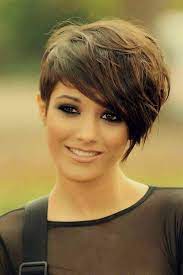 Frisuren Trends Rucken Asymmetrisch Um Eine Ovale Form Des Gesichts Frisur Gesichtsform Ovale Gesichtsformen Kurzhaarfrisuren Ovales Gesicht