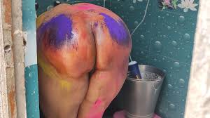 Holi Ke Tyohar per Sexy Bengali Bhabhi Ko Color Lagakar Bathroom Stand Par  Khood Choda
