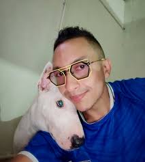 Una de las cosas que me generan más ansiedad en la vida es pensar que mis  perros se me están haciendo viejos, por ejemplo Iñaki Tomas ya va a cumplir  9 años...