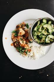 Poulet Satay Aux Arachides Avec Salade De Concombres Et Riz Basmati Chefcookit Com Recipes Chicken Satay Satay
