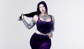 Exclusive Interview with Anime Cosplayer and Content Creator Ravengriim