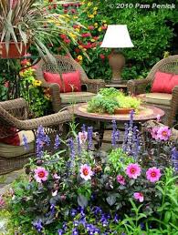 Pin By Bonnie Carnahan On Garden Ideas Beautiful Gardens Patio Flowers Patio Garden