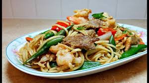 Please, put the phone down! House Special Lo Mein Recipe Easy Lo Mein Sauce