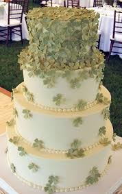 Romantic And Traditional 45 Irish Wedding Cake Irish Themed Weddings Irish Wedding