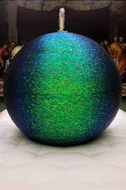 Voir plus d'idées sur le thème fabre, jean fouquet, art contemporain. Jan Fabre In The Louvre Ball Of The Angelos Jan Fabre Facebook