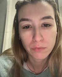 TU AMIGA LA MENOS DRAMÁTICA 🪆🌊🤧 Como ya sabéis, porque soy una persona  muy pesada y todo lo cuento, llevo enferma varios días. Mirando mi carrete  me he dado cuenta de la