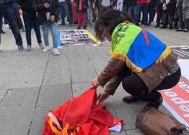 De huidige nationale marokkaanse vlag wordt al sinds 1915 gebruikt. Marokko Woedend Om Criminele Vlagverbranding In Parijs