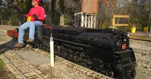 Firing Up And Running The Canadian National 6060 4 8 2 Live Steam Locomotive Youtube Live Steam Locomotive Ride On Train Steam Engine Model