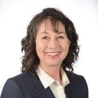 Lauri Arnold's Instagram, Twitter & Facebook