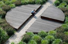 Astounding 25 Unique And Beautiful Rounded Wooden Bench Ideas To Make Your Garden Become Amazing Https Landscape Design Landscape Plans Landscape Architecture