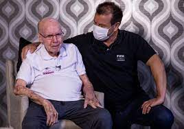 The legendary mario zagallo turns 90 today. 7moyye Yuezivm