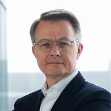 Attali etait le conseiller personnel de Mitterrand quand ils ont mis la…