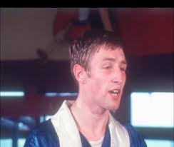 USA: WORLD LIGHTWEIGHT CHAMPION ROBERTO DURAN OF PANAMA KNOCKS OUT AMERICAN  MONROE BROOKE IN NON-TITLE JUNIOR-WELTERWEIGHT FIGHT.