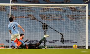 Dele alli scored against run of play to equalise for spurs after sensational skill. Jamie Carragher And Jamie Redknapp Mock Tottenham Star Davinson Sanchez After Ilkay Gundogan Goal For Man City Metro News