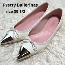 プリティバレリーナ レナパテントメタリックチップフラットパンプス 39 2/1