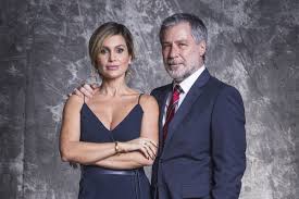 Desta vez, a atriz verônica não suporta a enteada de helena (flávia alessandra), de quem planeja se vingar por causa de um evento trágico que aconteceu no passado. Salve Se Quem Puder Helena Arma Escandalo Com Hugo