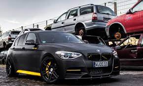 Dach, rückspiegel, seitenschweller und kleine details an stoßstange vorne und hinten mit 5d carbon. Bmw 1er Tuning Von Manhart Autozeitung De