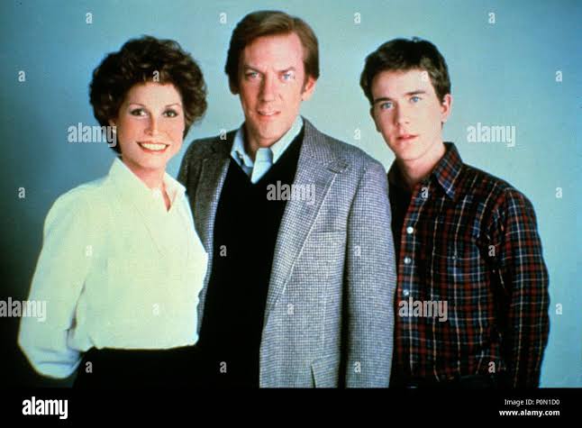 Original Film Title: ORDINARY PEOPLE. English Title: ORDINARY PEOPLE. Film  Director: ROBERT REDFORD. Year: 1980. Stars: DONALD SUTHERLAND; TIMOTHY  HUTTON; MARY TYLER MOORE. Credit: PARAMOUNT PICTURES / Album Stock Photo -  Alamy