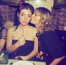 Самые новые твиты от lorde (@lorde): Lorde Apologises For Comparing Her Friendship With Taylor Swift To An Autoimmune Disease Lipstiq Com