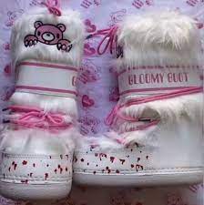 Gloomy Bear Moon Boots | Request Details