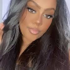 Dena Bernstein's Instagram, Twitter & Facebook