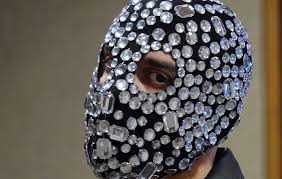 Fan page il cantante mascherato. Junior Cally Cantante Mascherato Sanremo 2020 Eumondo