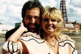 Linda nolan has expressed her heartache over the news that her cancer had spread to her liver, and linda nolan has paid a moving tribute to her sister bernie on what would have been her 60th. Terminally Ill Linda Nolan Plans Final Party As She Turns Down Chemotherapy To End Life Pain Free Mirror Online
