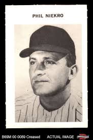 1969 Milton Bradley Phil Niekro