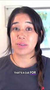 Teach Your Dog "Leave It" with the Fun Helicopter Game! Tired of jumpy  greetings? This game is a lifesaver! Here's how to play: 1️⃣ Be the  Chopper! Hold a treat near your