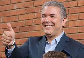 Tras cuatro jornadas de masivas protestas y disturbios por la reforma tributaria, el presidente iván duque anunció que retirará la reforma para formular un. Reacciones A La Victoria De Duque A La Presidencia De Colombia El Mundo