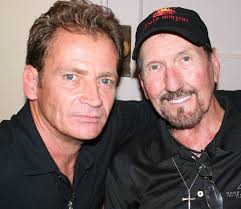 Along with his group “Blue Jug”, he played alongside Lynyard Skynyrd,  Charlie Daniels Band and Allman Brothers. (1980)